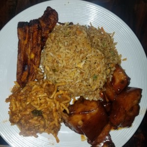 almuerzo criollo con costillitas
