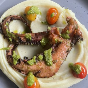 Pulpo al carbon