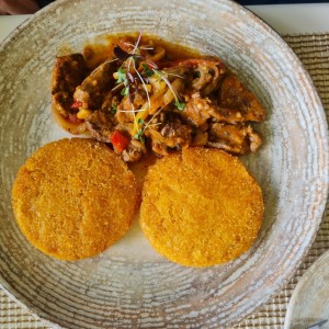 Bistec picado con tortillas