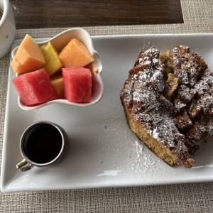 Desayuno/Breakfast - Nuestra Tostada Francesa