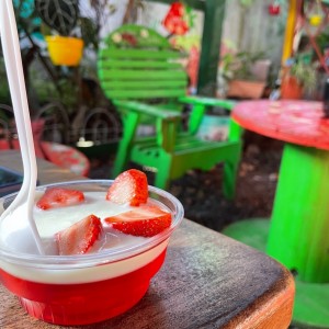 GELATINA NATURAL CON FRESAS