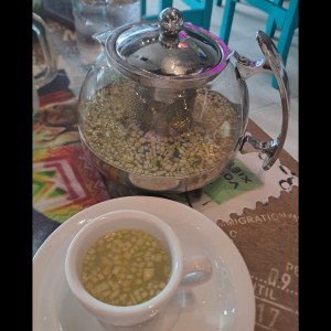 infusión de manzana y hierbas 