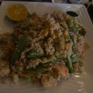 Arroz frito con camarones