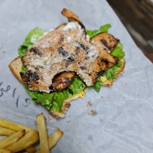 emparedado de pollo