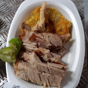 puerco con patacones