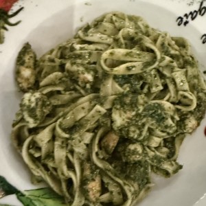 FETTUCCINE AL PESTO CON CAMARONES