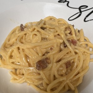 SPAGHETTI A LA CARBONARA