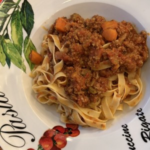 FETTUCINE A LA BOLOGNESA