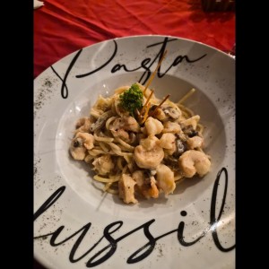 Spaguetti Camaron con hongos