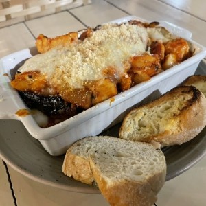 Lasagna de pollo y berengenas.