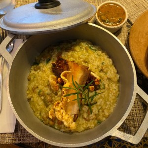 Guacho de Guandu con Chicharron