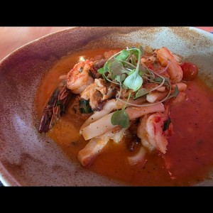 Corvina en Salsa De Mariscos