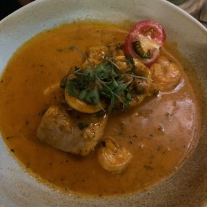 Corvina en Salsa De Mariscos
