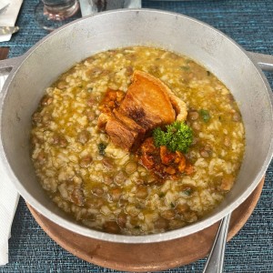 Guacho con chicharron