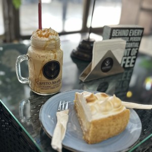 Fappe de caramel machiato y pie de limon