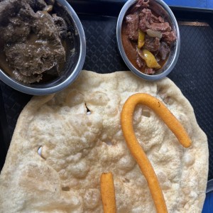 Hojaldra con bistec de higado y de carne