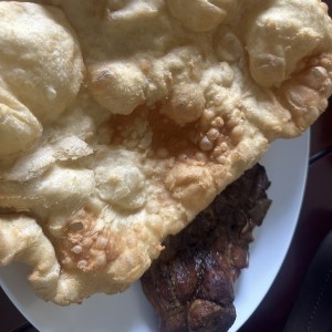 Carne y hojaldre