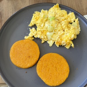 DESAYUNO - CHEESY SCRAMBLED