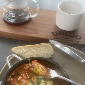 Huevos Sarten y cafe cortado