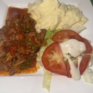 Bistec picado con pure