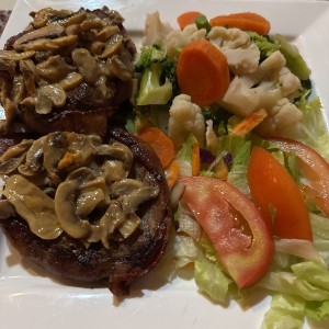 Filete Migñon con vegetales hervidos 
