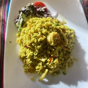 ARROZ CHICLAYANO DE MARISCOS (Mixto Jugoso Arroz a Base de Cilantro, Vino Blanco y el Toque Especial del Chef)