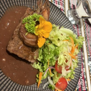 Filete de res relleno de langostino