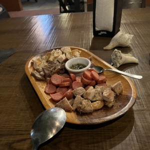 Picada para dos personas. 
