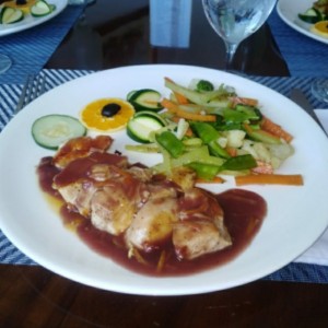 Pechuga de pollo en salsa de naranja