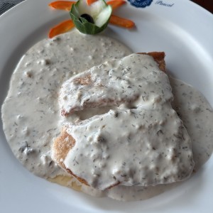 Filete de Pescado del día en salsa (Pomodoro o Alcaparras o Eneldo)