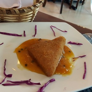 Queso Frito con salsa Maracuya en Chef Pascal