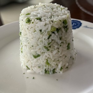 Arroz con hierbas frescas