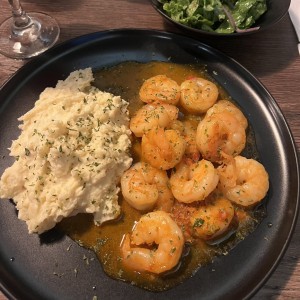 Camarones al ajillo con pure