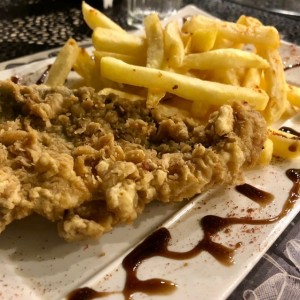 Filete de corvina apanado