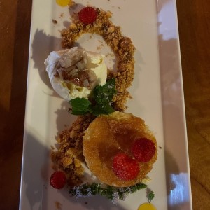 Biscocho de naranja con helado de vainilla