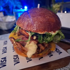 hamburguesa angus en pan brioche