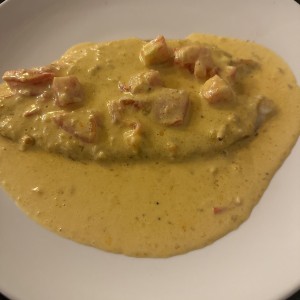 Filete de corvina en crema de ajo 