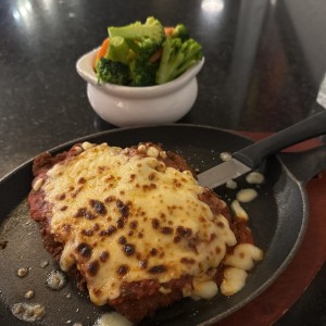 Milanesa de res a la parmesana