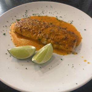 Filete de corvina a ajillo