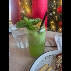 Limonada con hierbabuena
