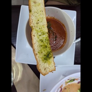Crema de Tomate C/Focaccia de la Casa