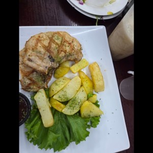 Corte de Cerdo a la Parrilla con salsa BBQ