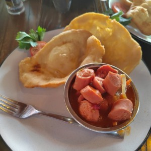 Hojaldre + Salchicha guisada