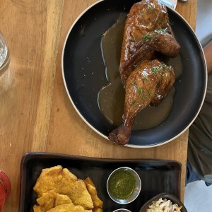 Medio pollo con patacones