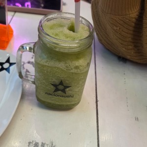 limonada con hierba buena