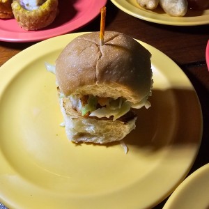 emparedado de pescado