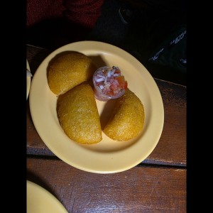 Empanaditas de Carne con Pico de Gallo