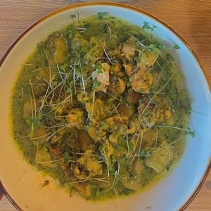 Chicken gnocchi pesto