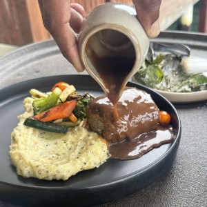 Beef Filet in Dill Sauce