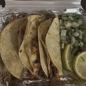 Tacos de Pollo Sultán con queso (4 tacos)